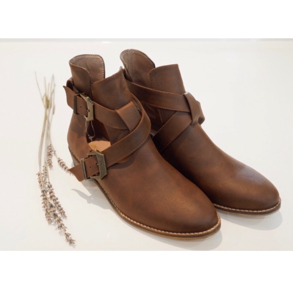 Vegan leather ankle books with brass buckles